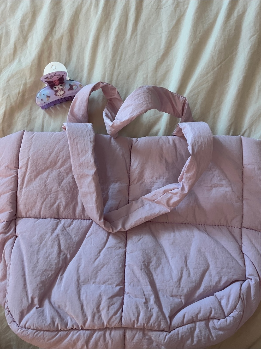 Sanrio KUROMI Puffer Tote Bag & Hair clip - Picture 4 of 5